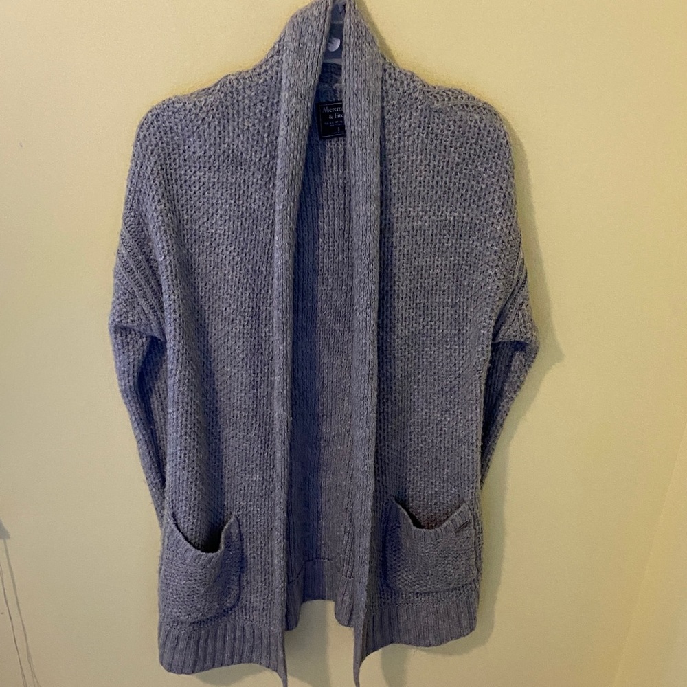 Abercrombie & Fitch Heathered Gray Women's Cardigan